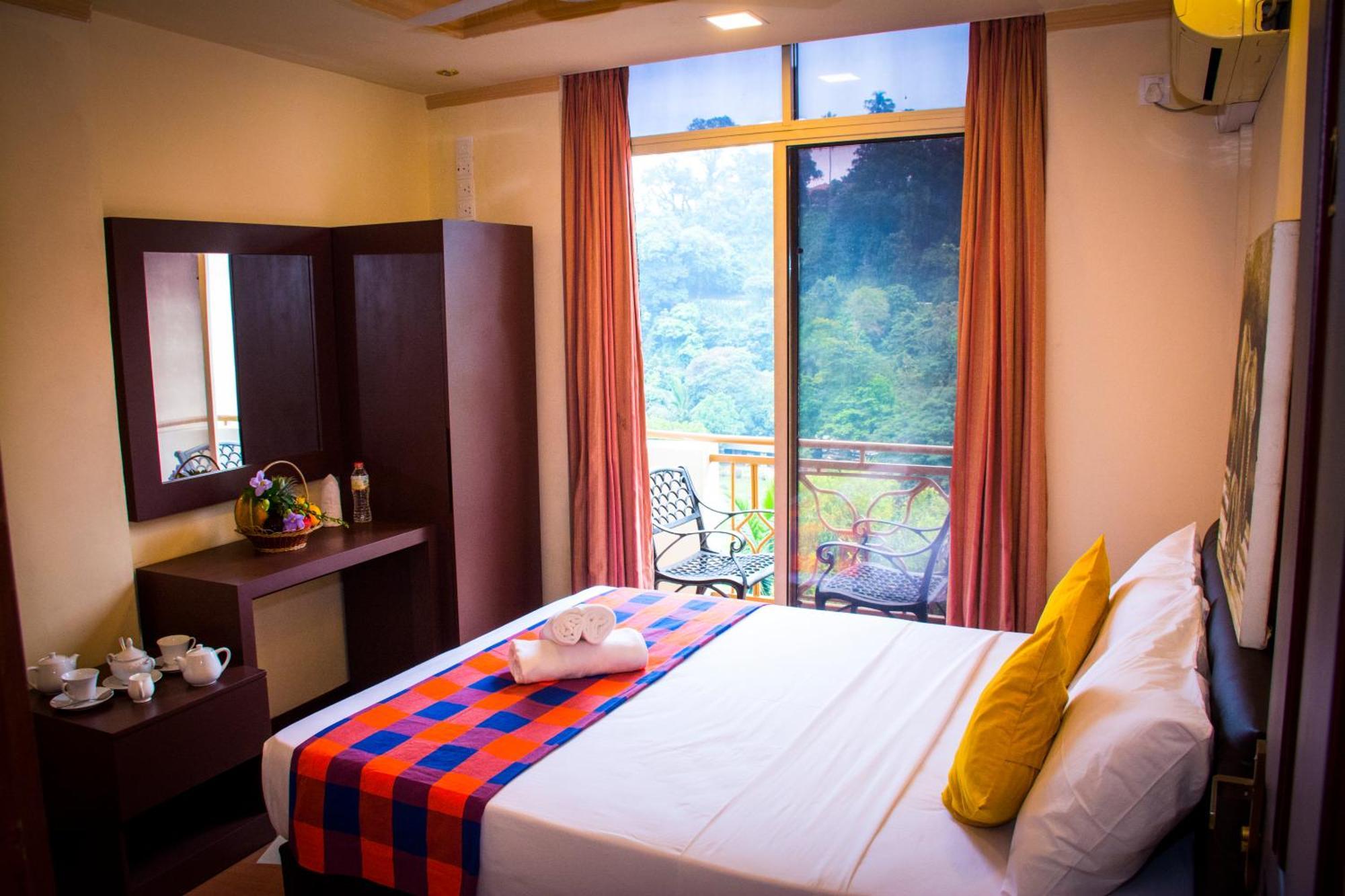 Hotel Lakefield Kandy Bagian luar foto