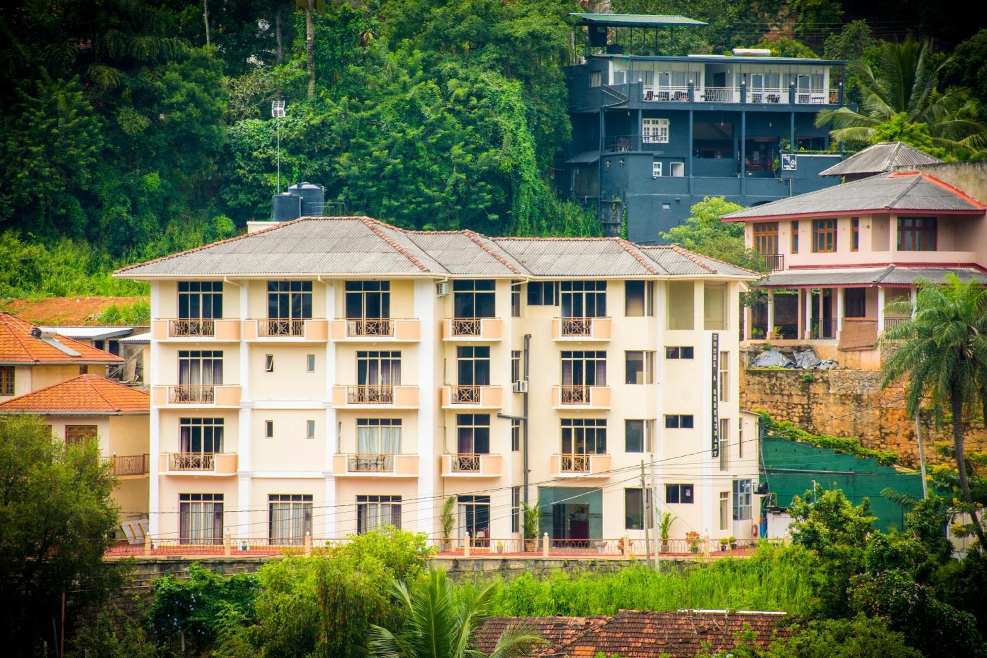 Hotel Lakefield Kandy Bagian luar foto