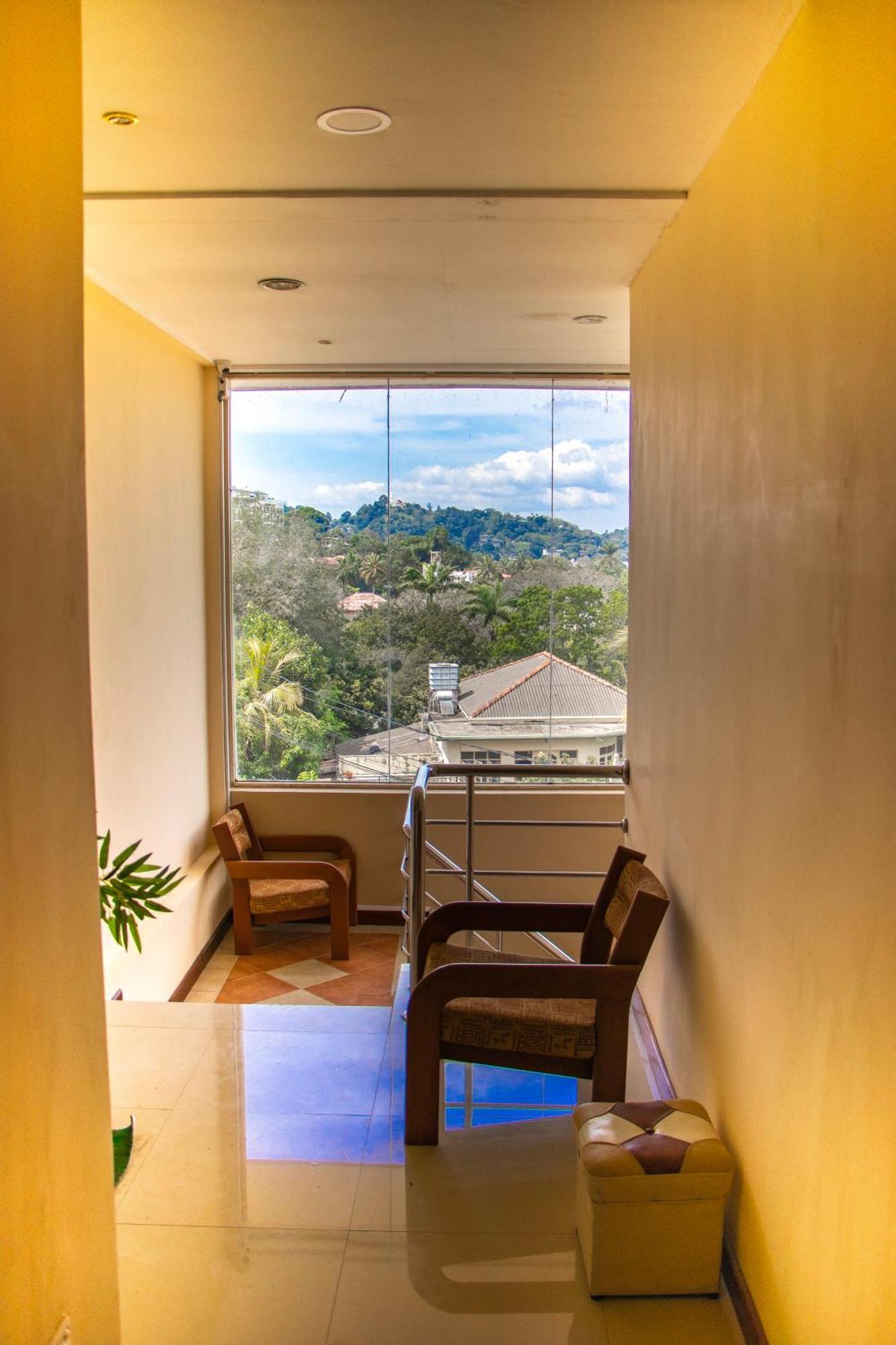 Hotel Lakefield Kandy Bagian luar foto