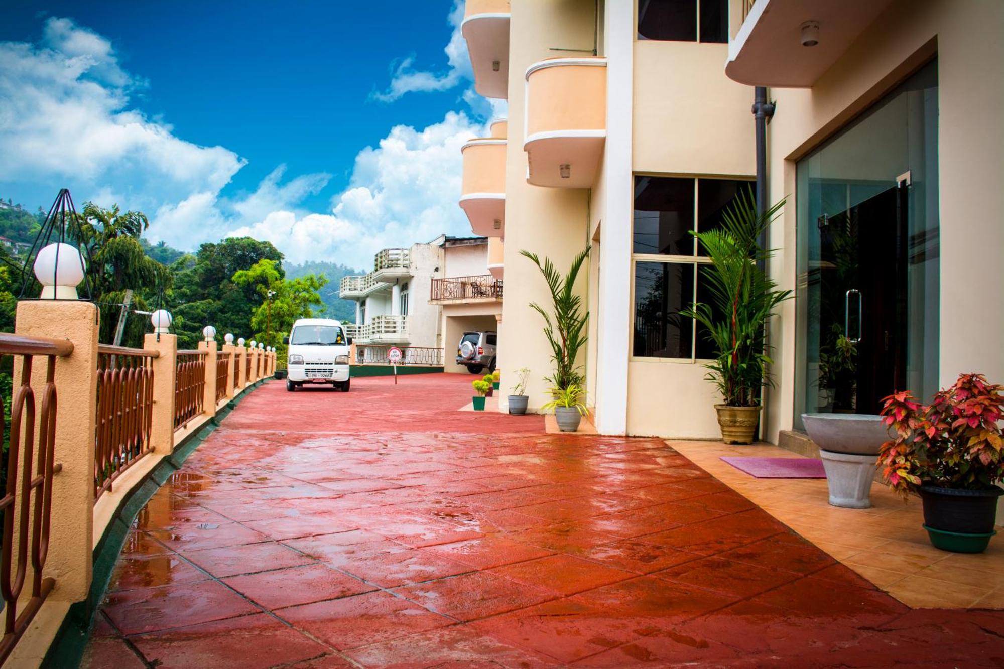 Hotel Lakefield Kandy Bagian luar foto