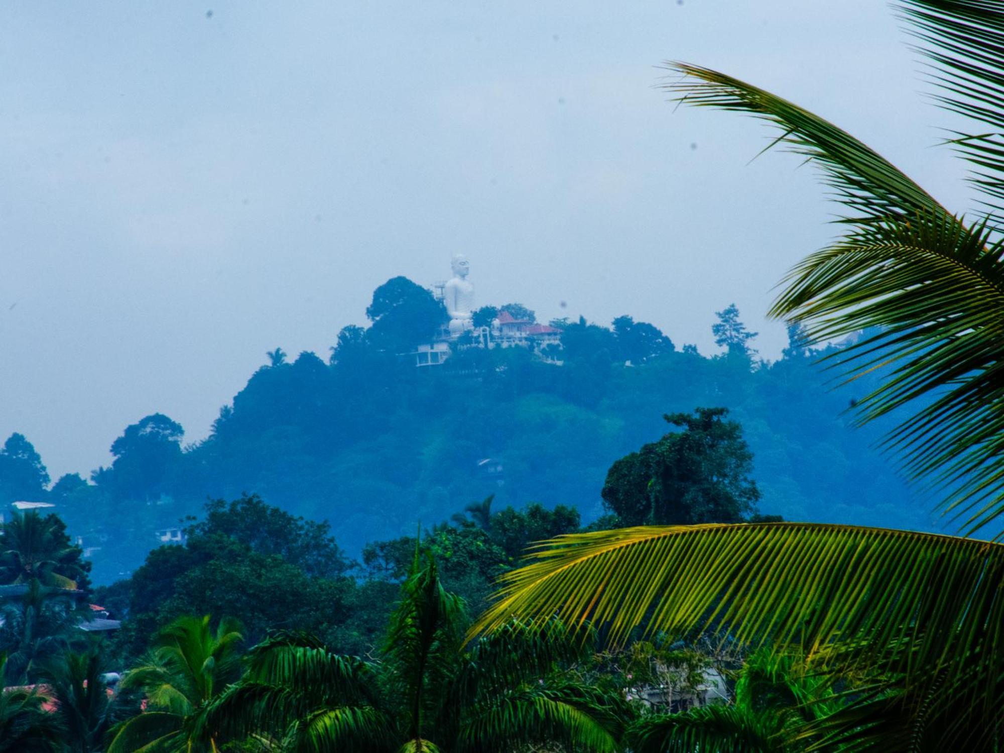 Hotel Lakefield Kandy Bagian luar foto