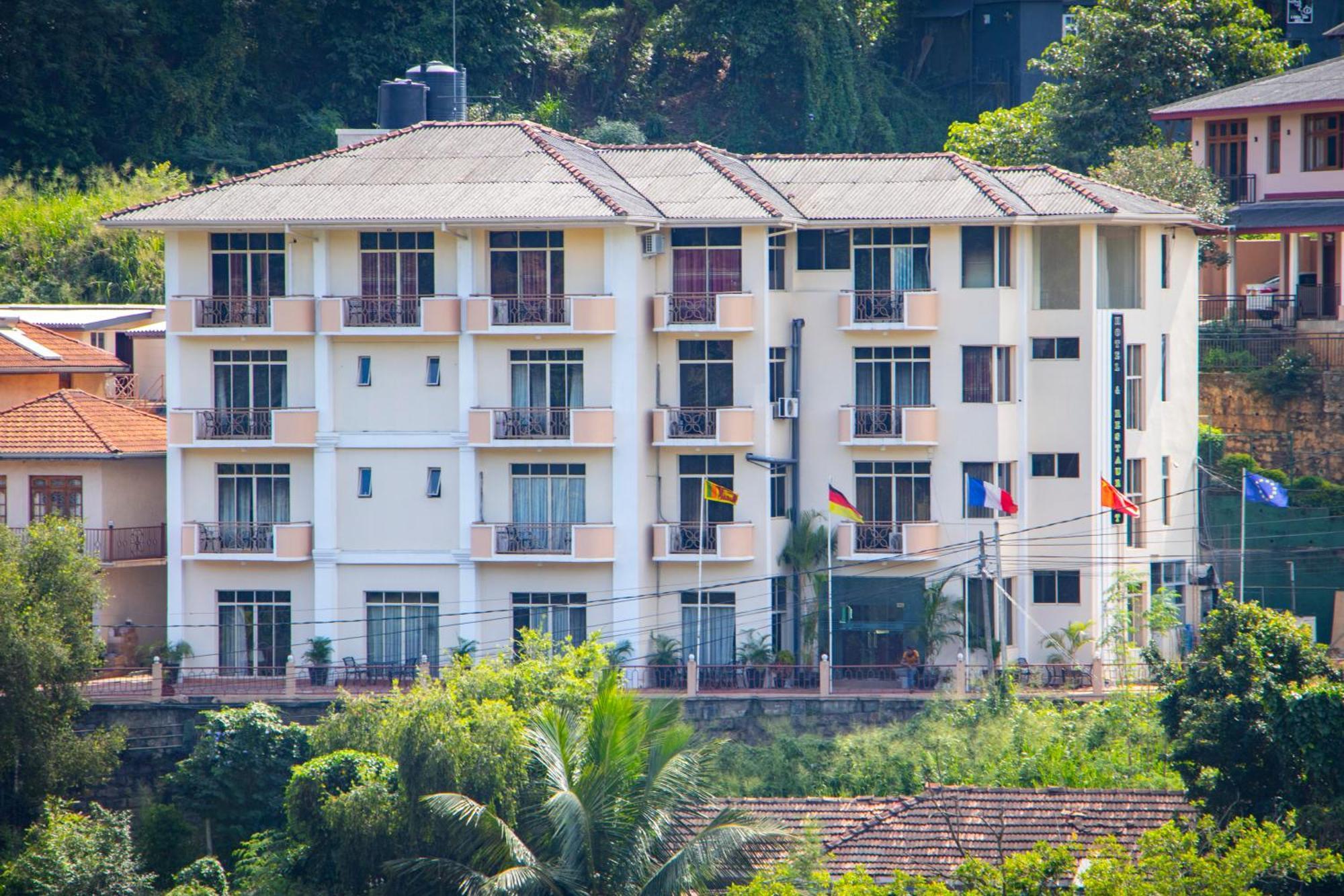 Hotel Lakefield Kandy Bagian luar foto