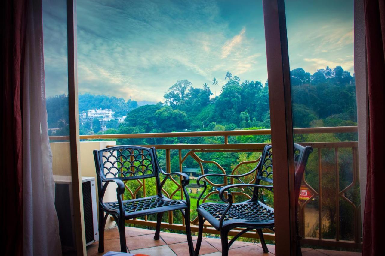 Hotel Lakefield Kandy Bagian luar foto