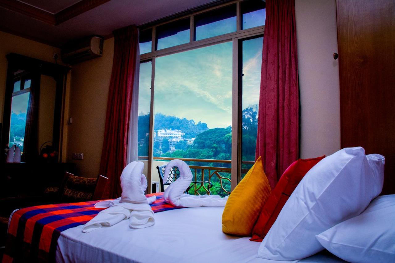 Hotel Lakefield Kandy Bagian luar foto