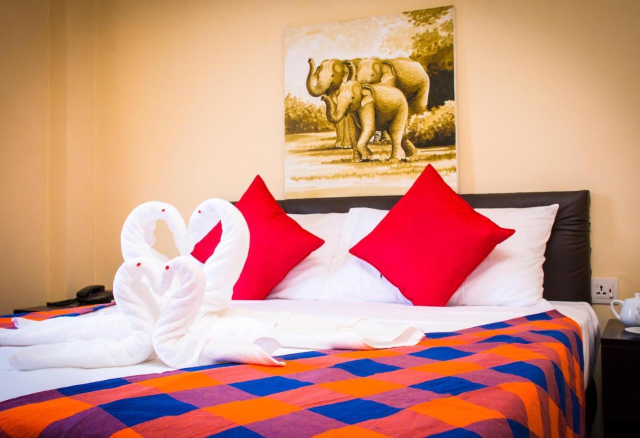 Hotel Lakefield Kandy Bagian luar foto